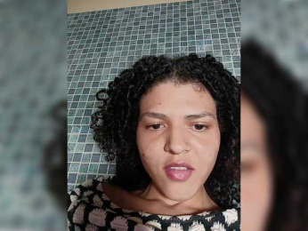 LittleLarimm webcam model stream image