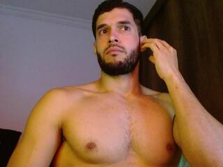 Tom Wills webcam model stream image