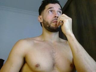 Tom Wills webcam model stream image