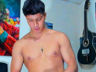 Ryan Garden webcam model stream image
