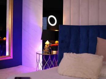 BlancheLuxe webcam model stream image