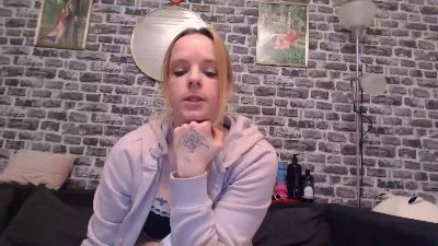 xHotmilf87x webcam model stream image