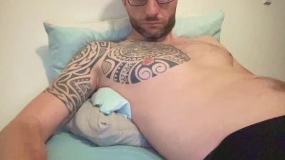 LaryFlint webcam model stream image