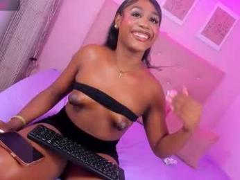 annie_dolce_ webcam model stream image