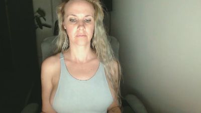 LoVe_On webcam model stream image