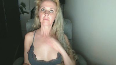 LoVe_On webcam model stream image