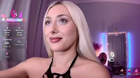 LoryWood webcam model stream image