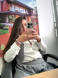 LIZ-06_ webcam model stream image