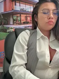 LIZ-06_ webcam model stream image