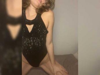 Evelinad webcam model stream image