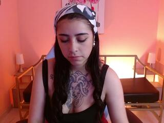 Adri Gomez webcam flirt4free model stream image