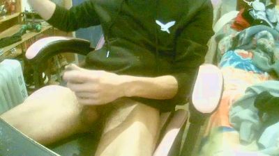 Guill94mo webcam cam4 model stream image