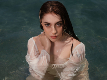 AliceBelov webcam model stream image