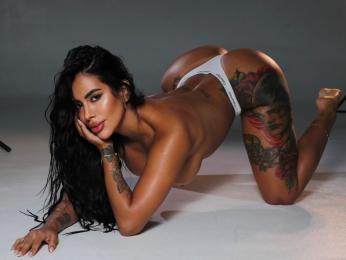 AnnyRoug webcam model stream image