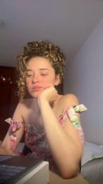 LaPerla webcam cam4 model stream image