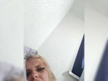 AstahichAlena webcam model stream image