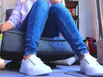 angelella webcam model stream image