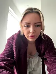 lolableux webcam model stream image