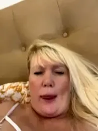 EmmaInLove23 webcam model stream image