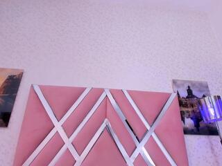 Mia Quevedo webcam model stream image