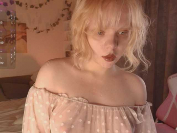 Emily-relish webcam bongacams model stream image