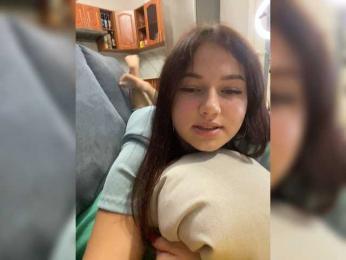___Julia___ webcam model stream image