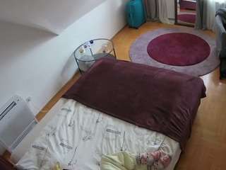 voyeurcam-julmodels-whitebed-4 webcam model stream image