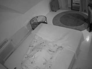 voyeurcam-julmodels-whitebed-4 webcam model stream image