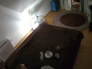 voyeurcam-julmodels-whitebed-4 webcam model stream image