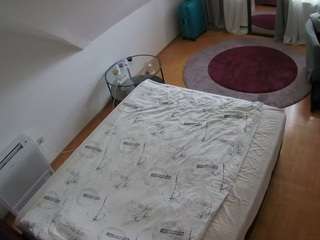 voyeurcam-julmodels-whitebed-4 webcam model stream image