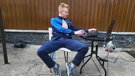 Vuitton webcam model stream image