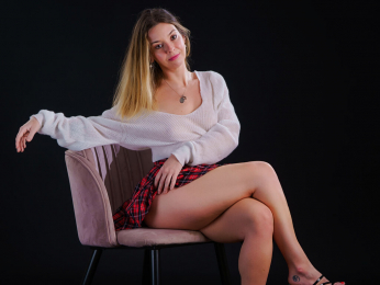 AliceViva webcam model stream image