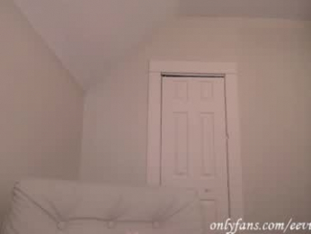 eevie_moon webcam model stream image