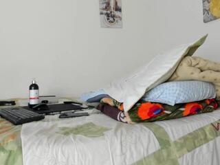 Maloy Magic webcam model stream image