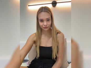 CrystalFairy webcam bongacams model stream image