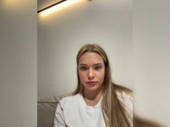 CrystalFairy webcam bongacams model stream image