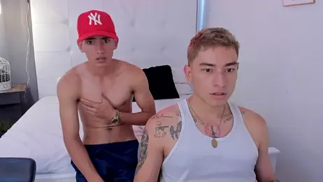 Alejo-and-Thiago webcam model stream image