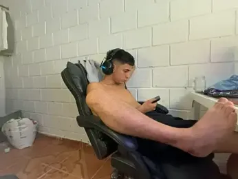 Max_TheHorseDick webcam model stream image