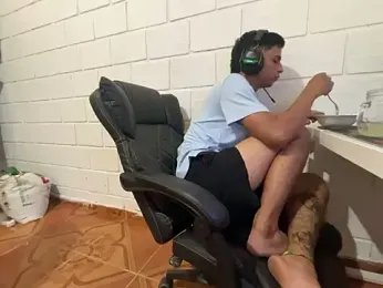 Max_TheHorseDick webcam model stream image