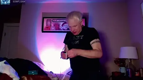 Snarfle82 webcam model stream image