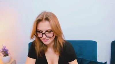 StormiDoll webcam model stream image