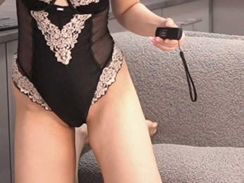 SaschaBloom webcam model stream image