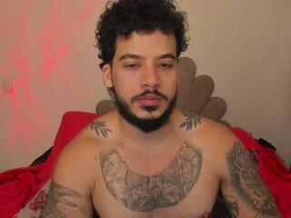 Tyler Thomson webcam model stream image