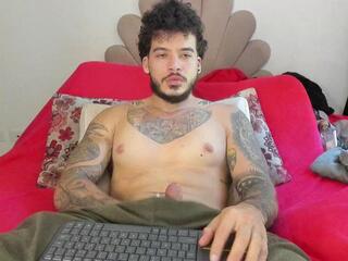 Tyler Thomson webcam model stream image