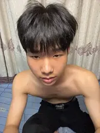 qomelo webcam stripchat model stream image