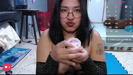 Danelyhit webcam stripchat model stream image
