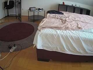 voyeurcam-julmodels-whitebed-6 webcam model stream image