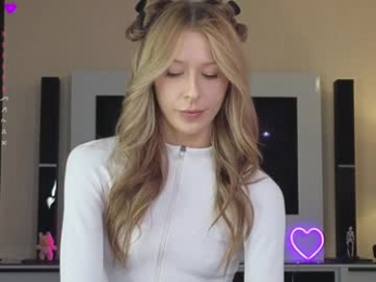 yononeey webcam model stream image