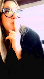 Lalalovehot2 webcam model stream image