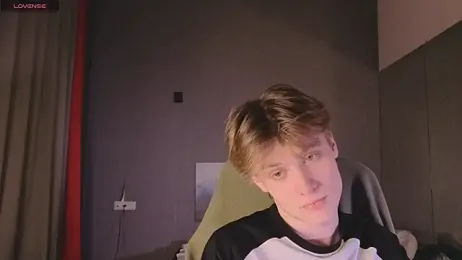 LouieEvans webcam model stream image